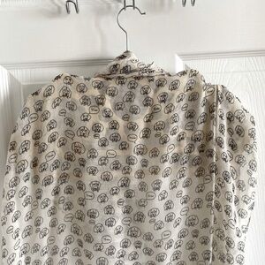 Dachshund wrap(scarf) on cream with black Doxies and woof in overhead bubble.EUC